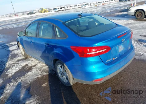 2015 Ford Focus Se z USA, uszkodzony, nr VIN 1FADP3F22FL220695